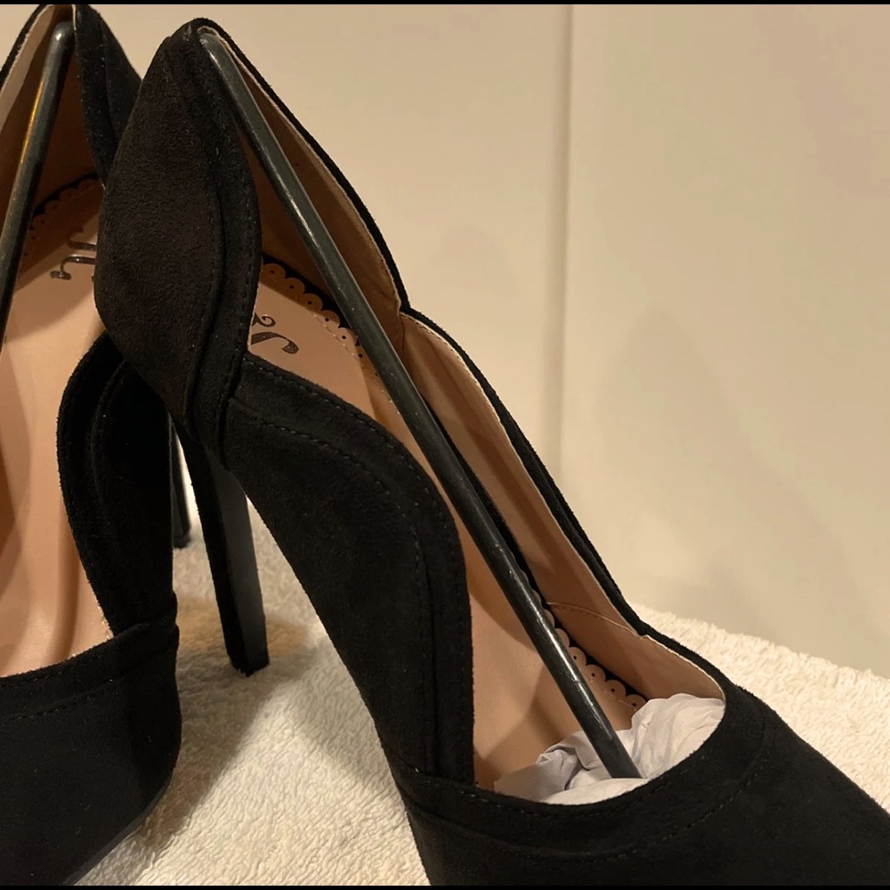 Journee Collection Adley Heels NIB - Picture 4 of 7